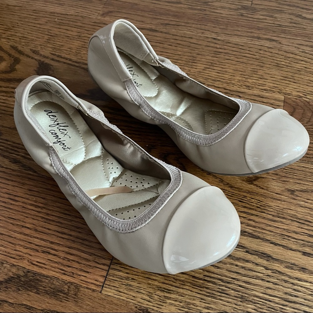 Nude ballet flats